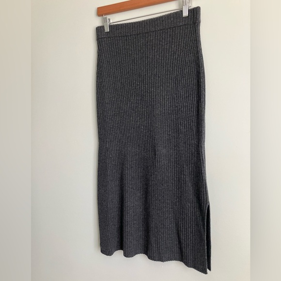 HUGO BOSS Charcoal Grey Ribbed Wool and Cashmere Blend MIDI Skirt Size M NWT - Picture 7 of 15